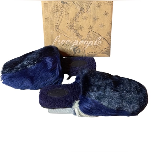 Free People Daylight Faux Fur Slippers Sapphire size 8 NIB